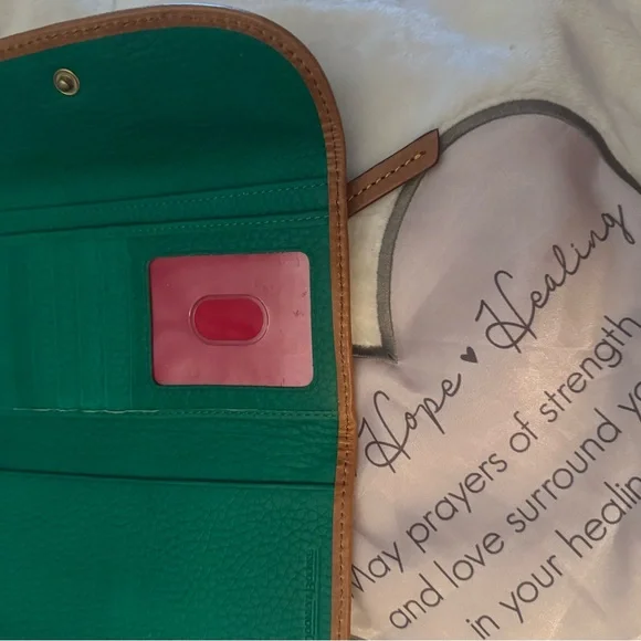Dooney & Bourke Emerald NWOT Wallet - Picture 3 of 5